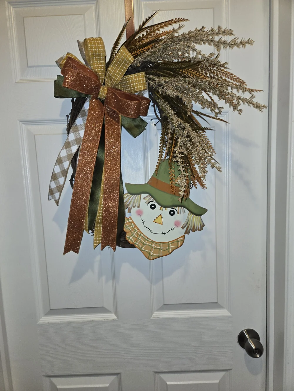 Autumn Scarecrow Wreath in Orange, Green & Cream